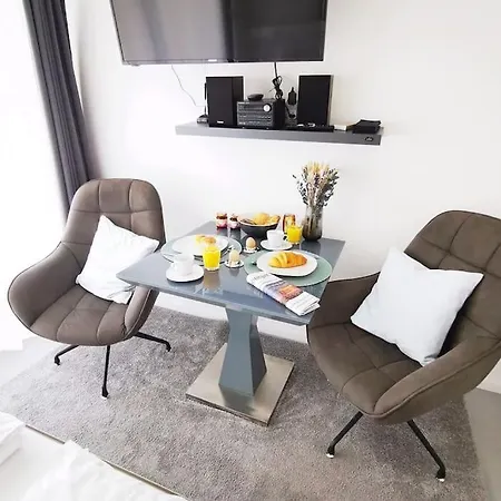 Hh 03 By Rockchair - Superhost Status - Modernes Apartment Mit Sonnigem Balkon & Premium Boxspringbetten In Winterhude - Hamburg Top Geheimtipp Exterior photo