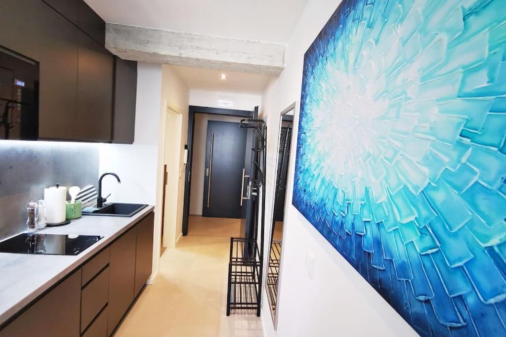 Apartment Hh 03 By Rockchair - Superhost Status - Modernes Mit Sonnigem Balkon & Premium Boxspringbetten In Winterhude - Geheimtipp *