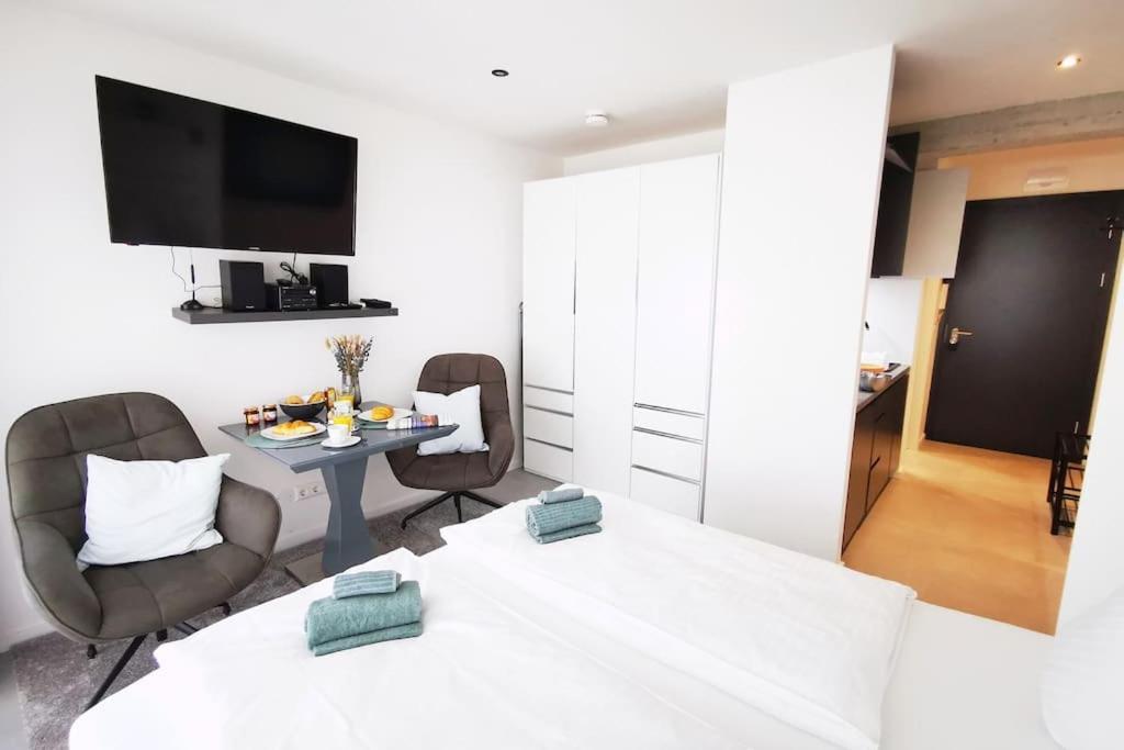 Hh 03 By Rockchair - Superhost Status - Modernes Mit Sonnigem Balkon & Premium Boxspringbetten In Winterhude - Geheimtipp *