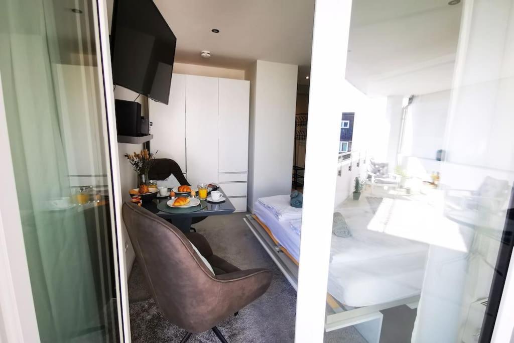 Hh 03 By Rockchair - Superhost Status - Modernes Mit Sonnigem Balkon & Premium Boxspringbetten In Winterhude - Geheimtipp Hamburg