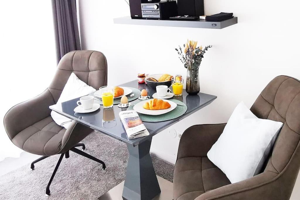 Hh 03 By Rockchair - Superhost Status - Modernes Mit Sonnigem Balkon & Premium Boxspringbetten In Winterhude - Geheimtipp Hamburg