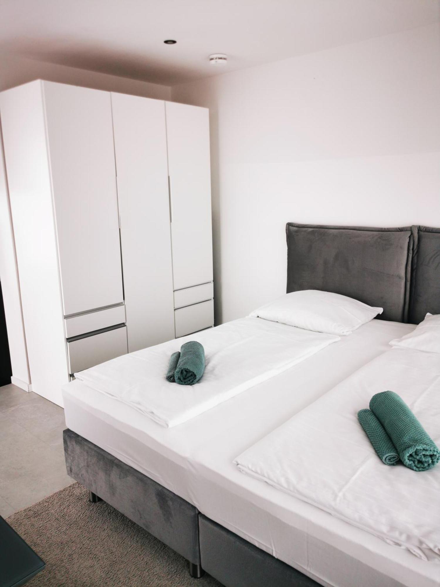 Hh 03 By Rockchair - Superhost Status - Modernes Mit Sonnigem Balkon & Premium Boxspringbetten In Winterhude - Geheimtipp * Hamburg