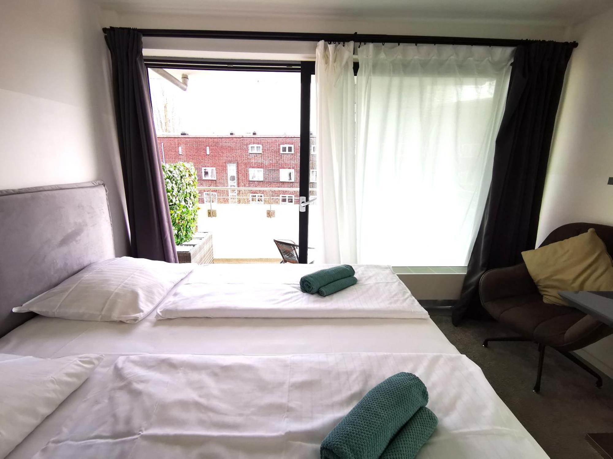 Hh 03 By Rockchair - Superhost Status - Modernes Mit Sonnigem Balkon & Premium Boxspringbetten In Winterhude - Geheimtipp Apartment Hamburg